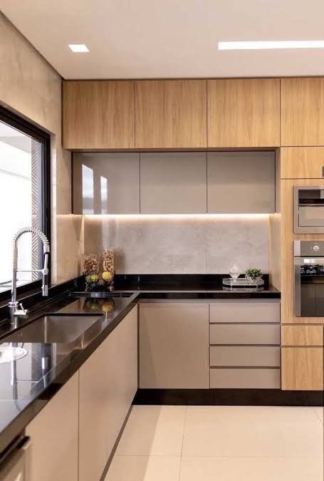 در طراحی این کابینت، فلسفه‌ی سادگی و عملکردگرایی به‌خوبی رعایت شده است.