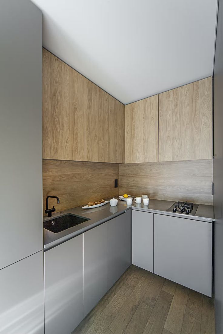 در این طراحی، هماهنگی بین رنگ، نور و بافت در اولویت قرار گرفته است.